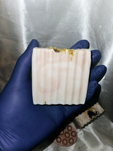 Load image into Gallery viewer, KEWCHIE/ YONI BAR