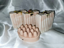 Load image into Gallery viewer, KEWCHIE/ YONI BAR